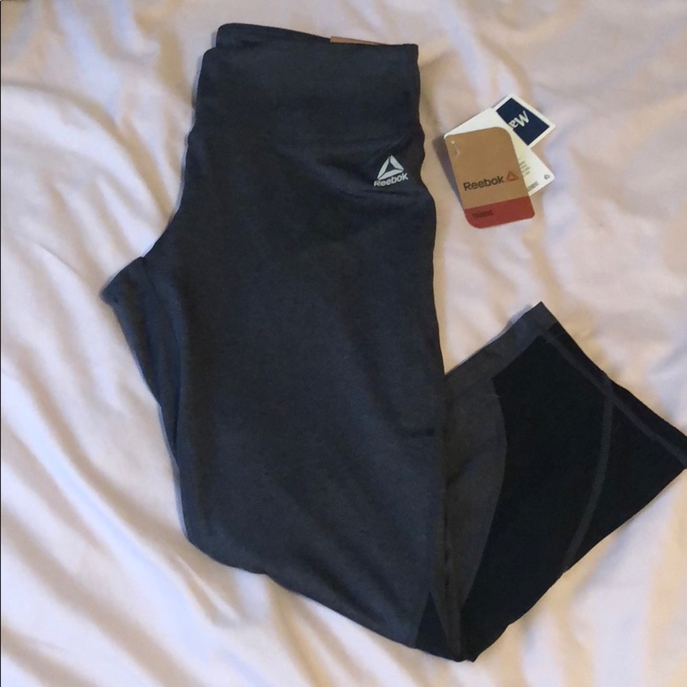 Reebok skinny Capri workout leggings.